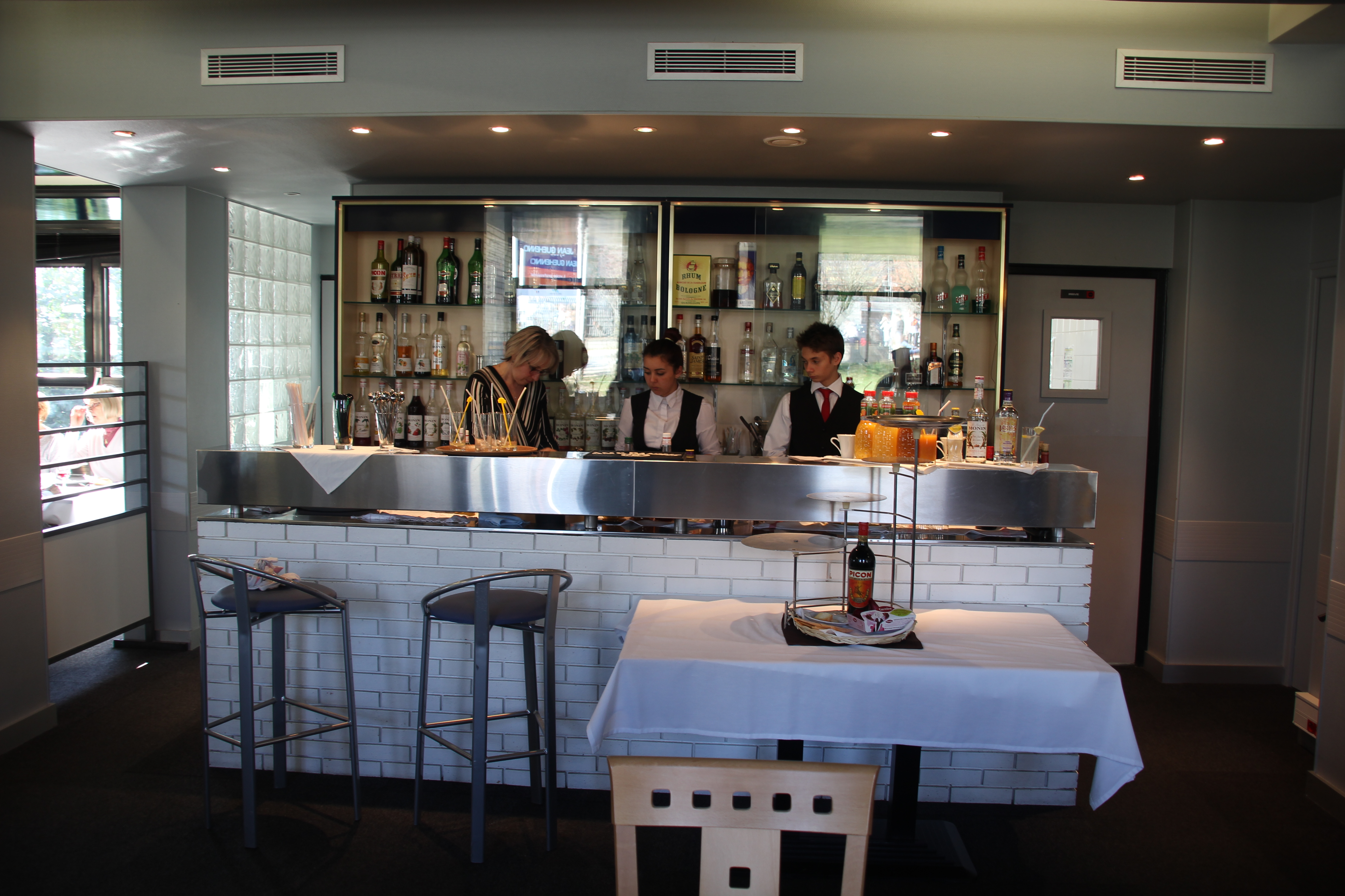 CLIENTS RESTAURANT (2)